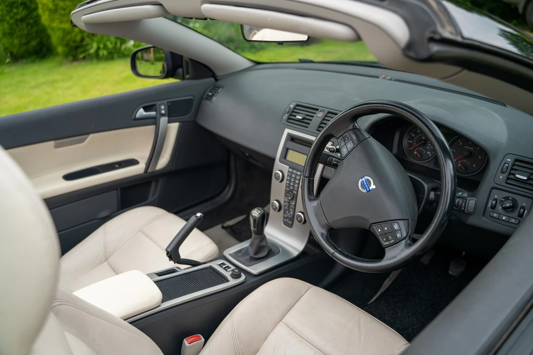 2009 Volvo C70 2nd Gen - Image 27 of 30