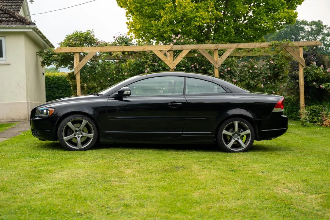 2009 Volvo C70 2nd Gen - Image 12 of 30