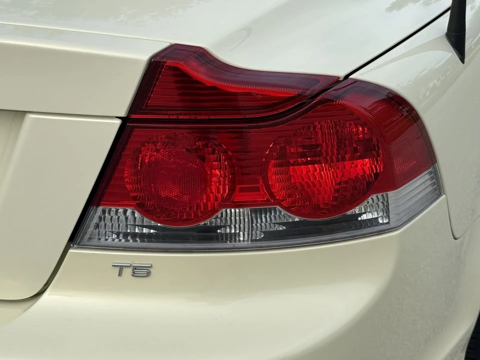 2009 Volvo C70 2nd Gen - Image 3 of 20