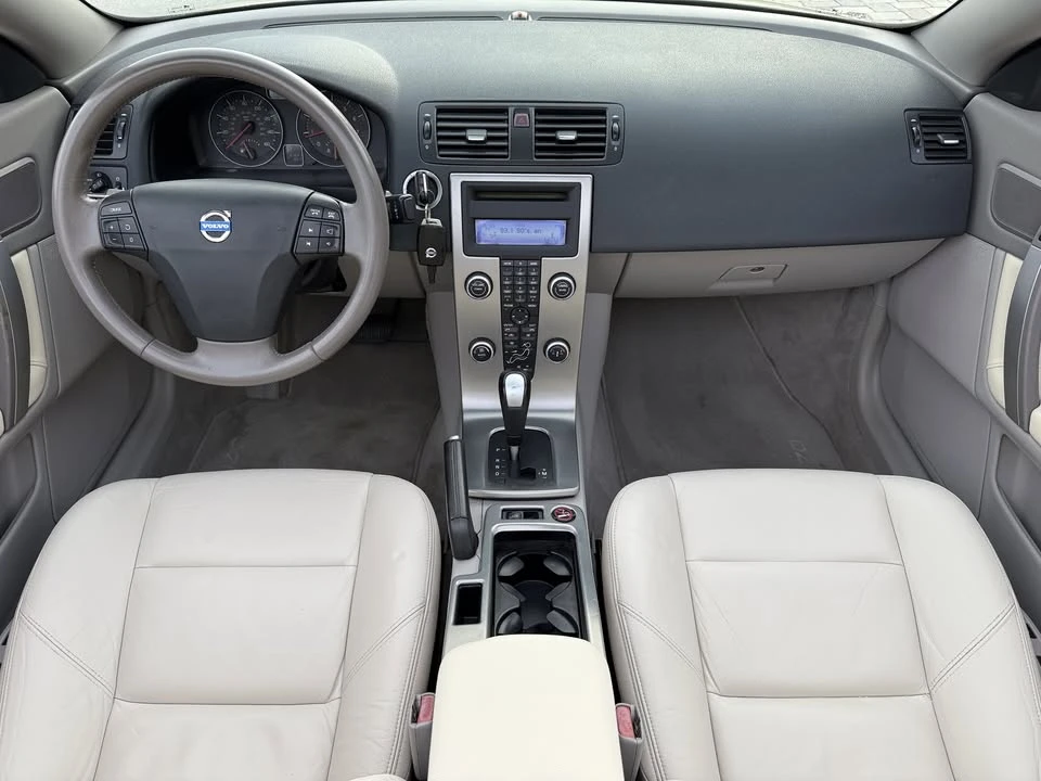 2009 Volvo C70 2nd Gen - Image 13 of 20