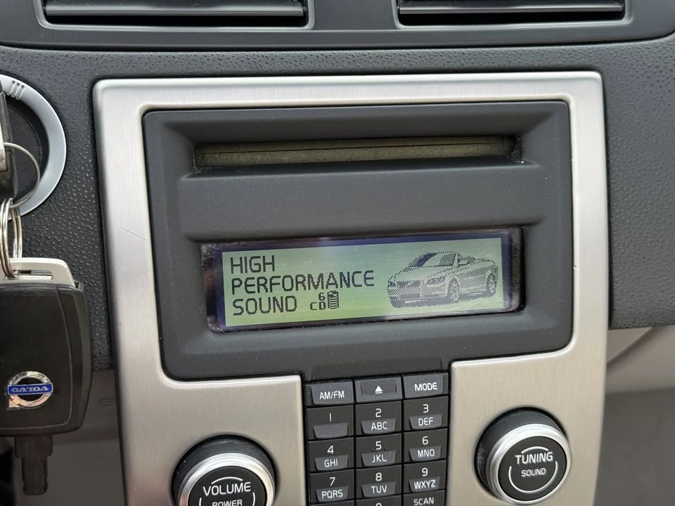 2009 Volvo C70 2nd Gen - Image 11 of 20
