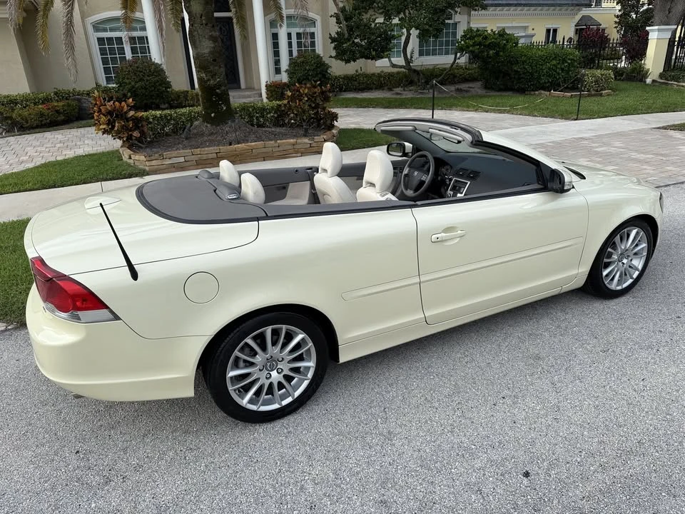 2009 Volvo C70 2nd Gen - Image 2 of 20