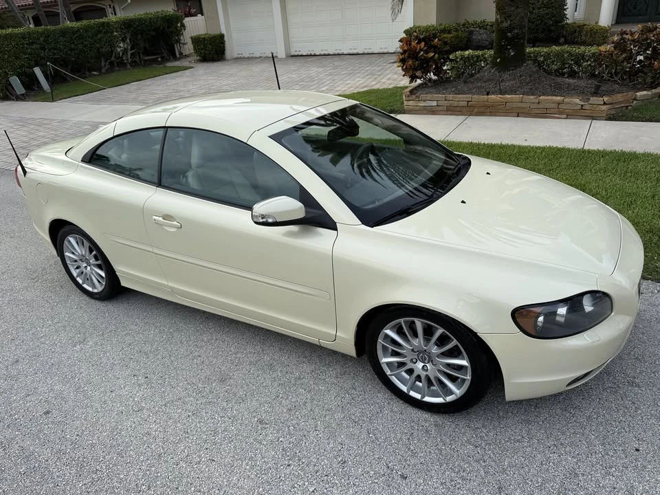 2009 Volvo C70 2nd Gen - Image 5 of 20