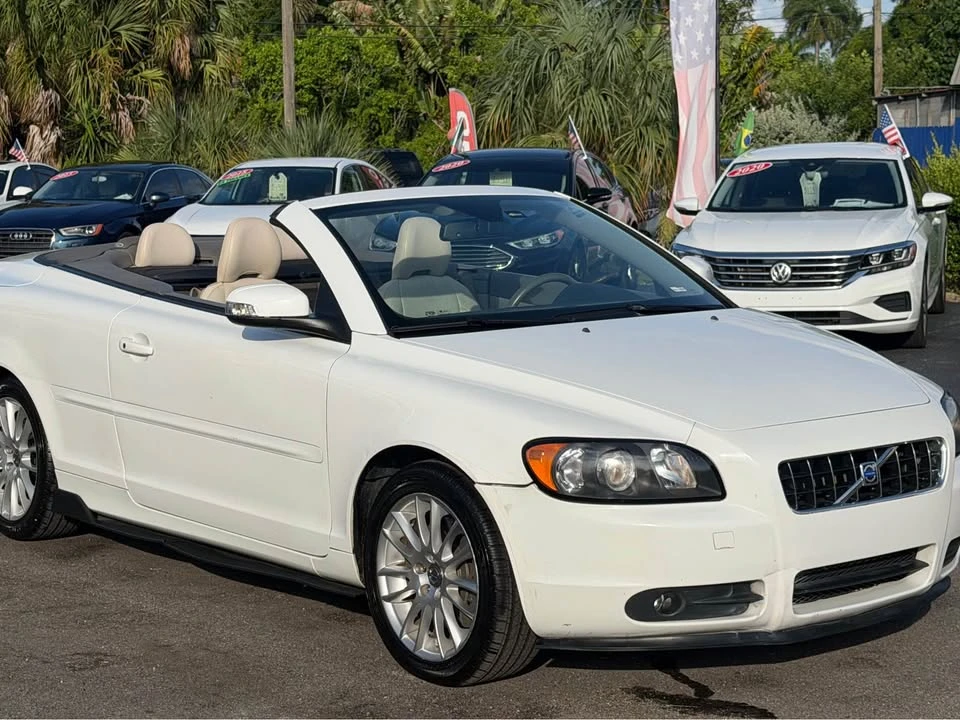 2009 Volvo C70 2nd Gen - Image 2 of 10