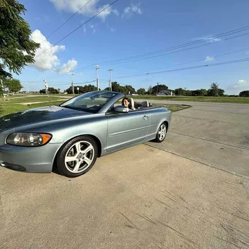 2009 Volvo C70 T5 Convertible 2D