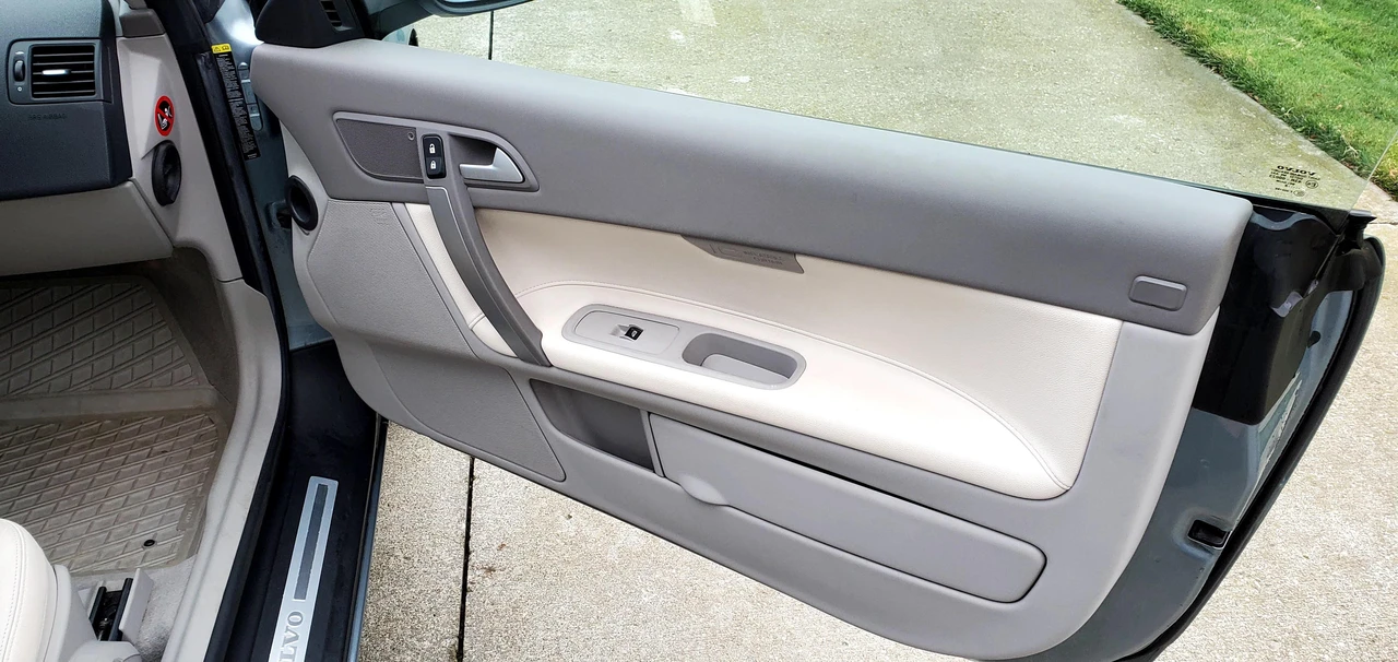 2009 Volvo C70 2nd Gen - Image 25 of 31