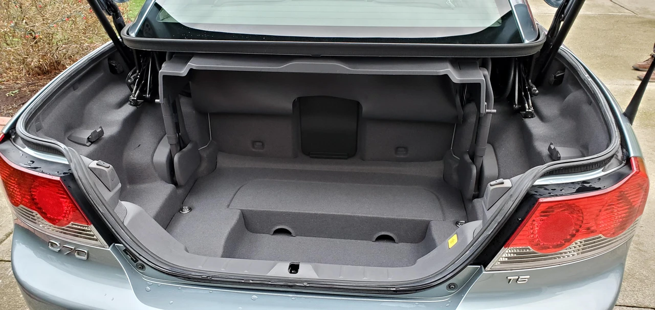 2009 Volvo C70 2nd Gen - Image 29 of 31