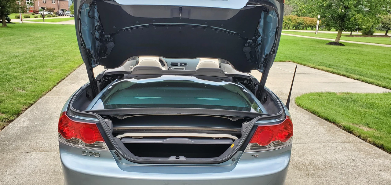 2009 Volvo C70 2nd Gen - Image 26 of 31
