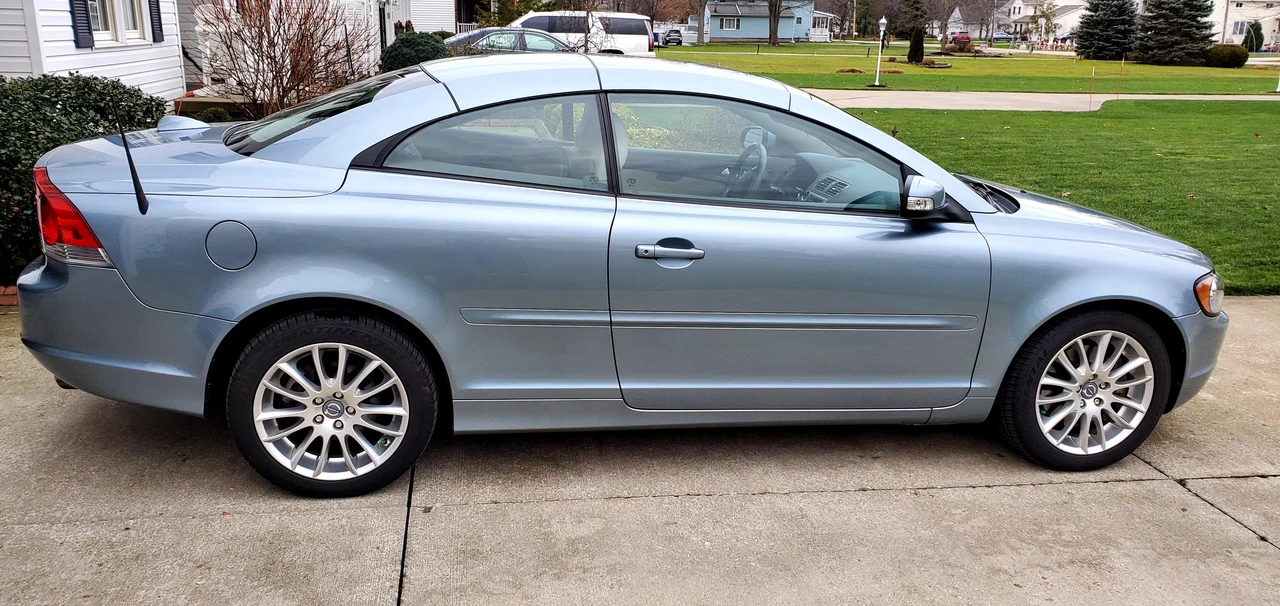 2009 Volvo C70 2nd Gen - Image 9 of 31