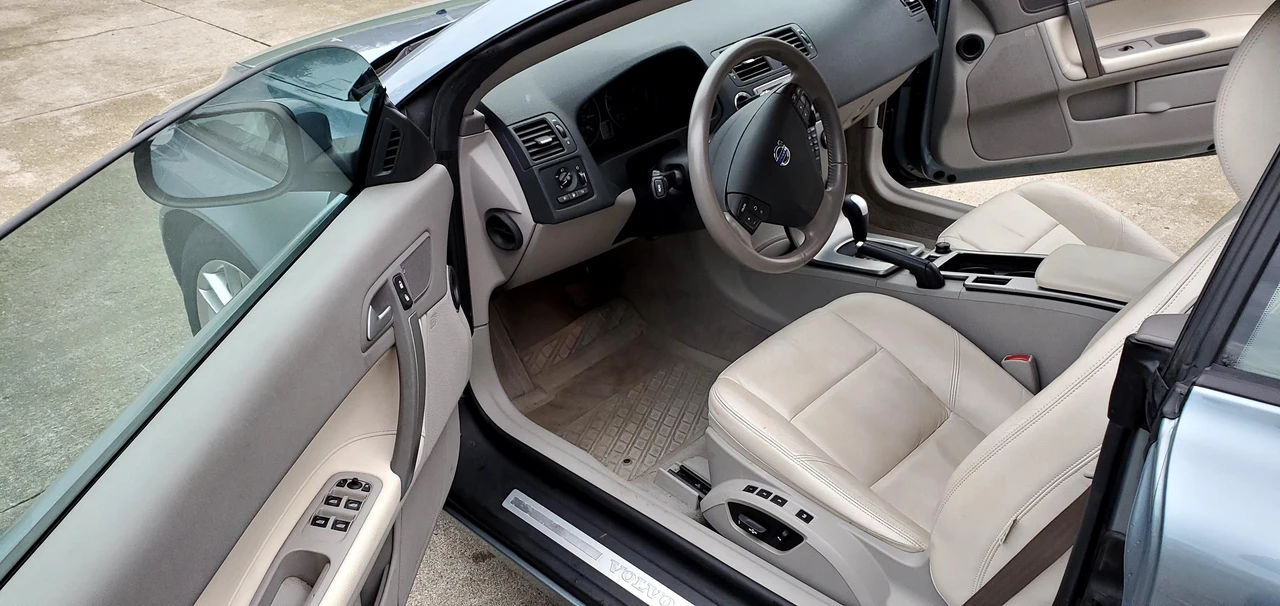 2009 Volvo C70 2nd Gen - Image 22 of 31