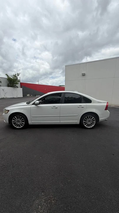 2009 Volvo S40 2nd Gen - Image 2 of 12