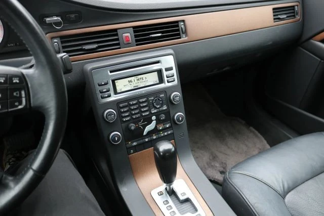 2009 Volvo S80 2nd Gen - Image 9 of 15