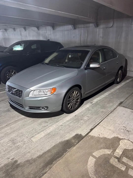 2009 Volvo S80 2nd Gen - Image 2 of 7
