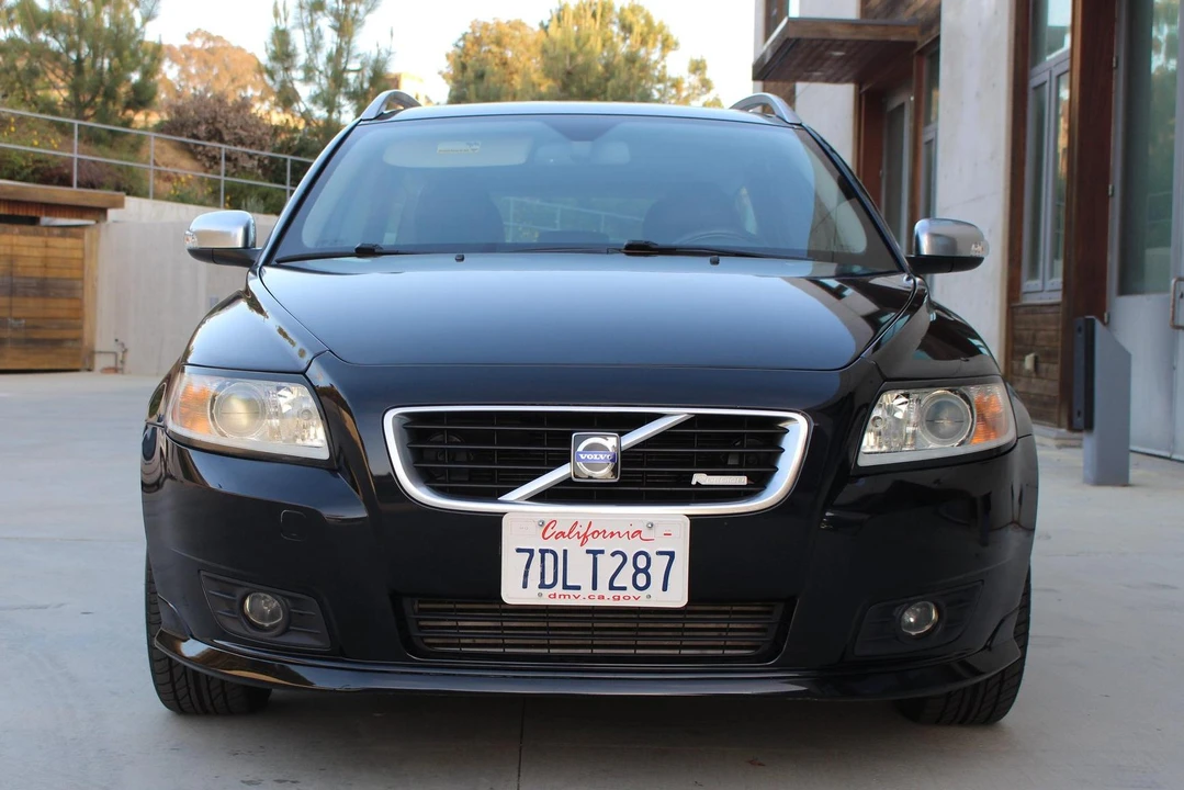 2009 Volvo V50 - Image 2 of 31