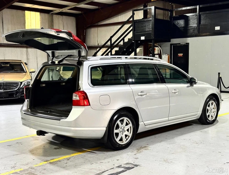 2009 Volvo V70 3rd Gen - Image 21 of 24