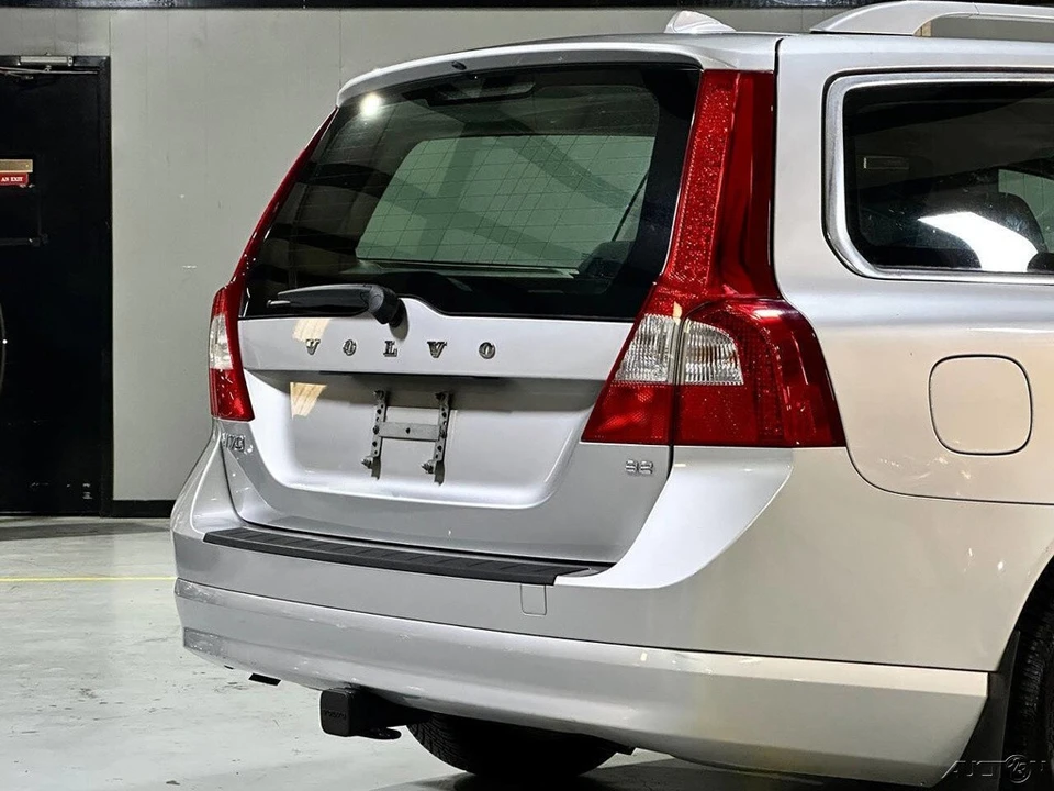 2009 Volvo V70 3rd Gen - Image 8 of 24