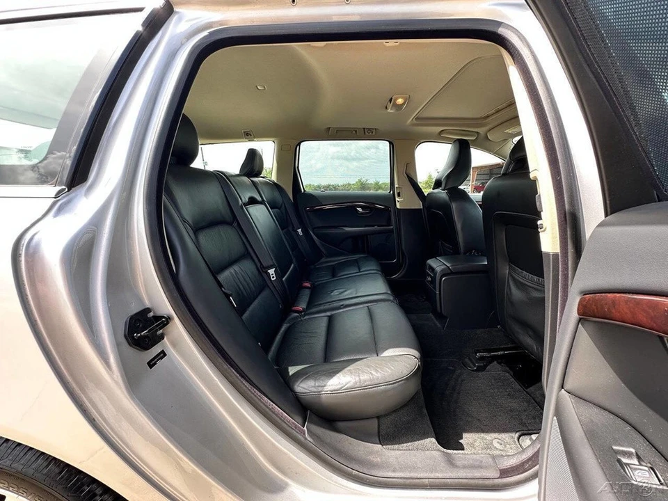 2009 Volvo V70 3rd Gen - Image 16 of 24