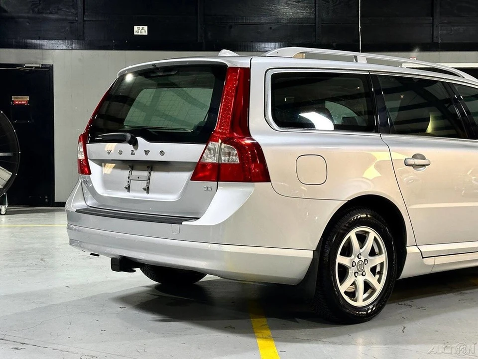 2009 Volvo V70 3rd Gen - Image 7 of 24