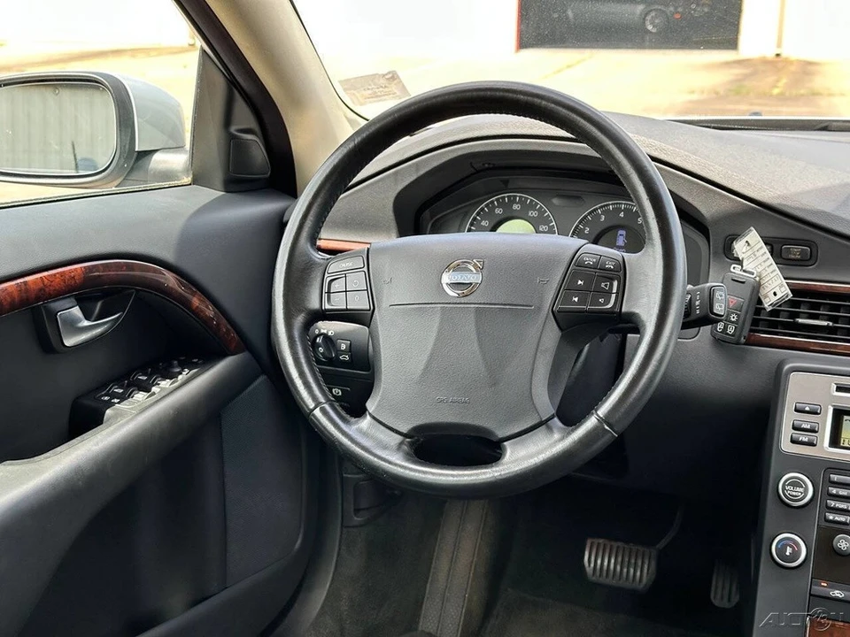 2009 Volvo V70 3rd Gen - Image 19 of 24