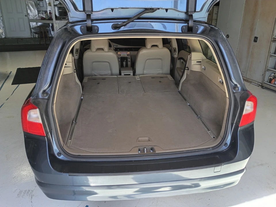 2009 Volvo V70 3rd Gen - Image 11 of 21