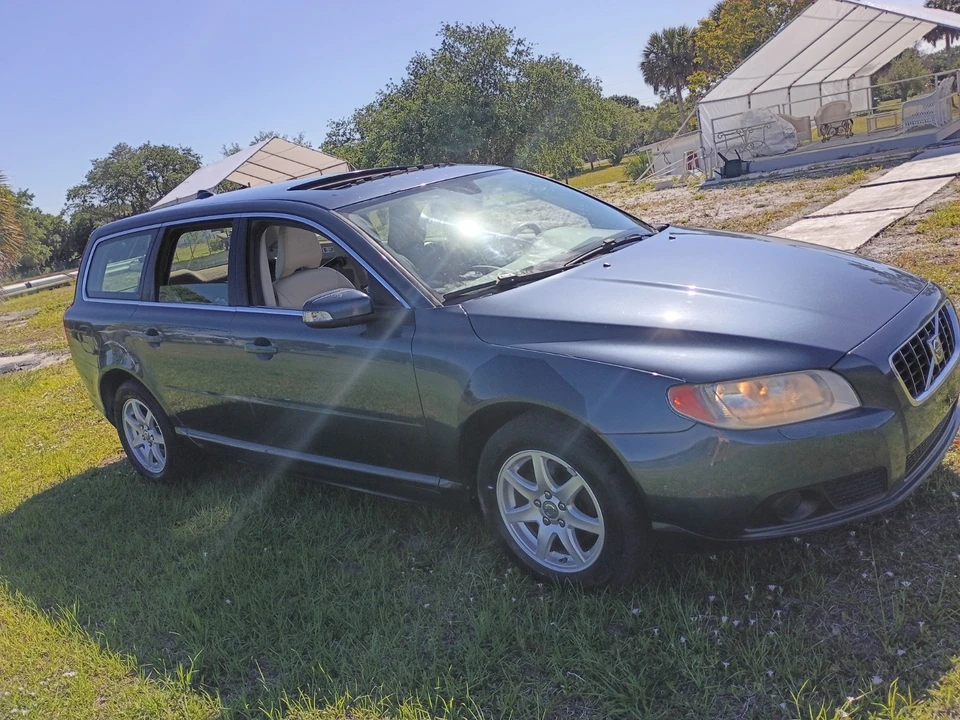2009 Volvo V70 3rd Gen - Image 3 of 21