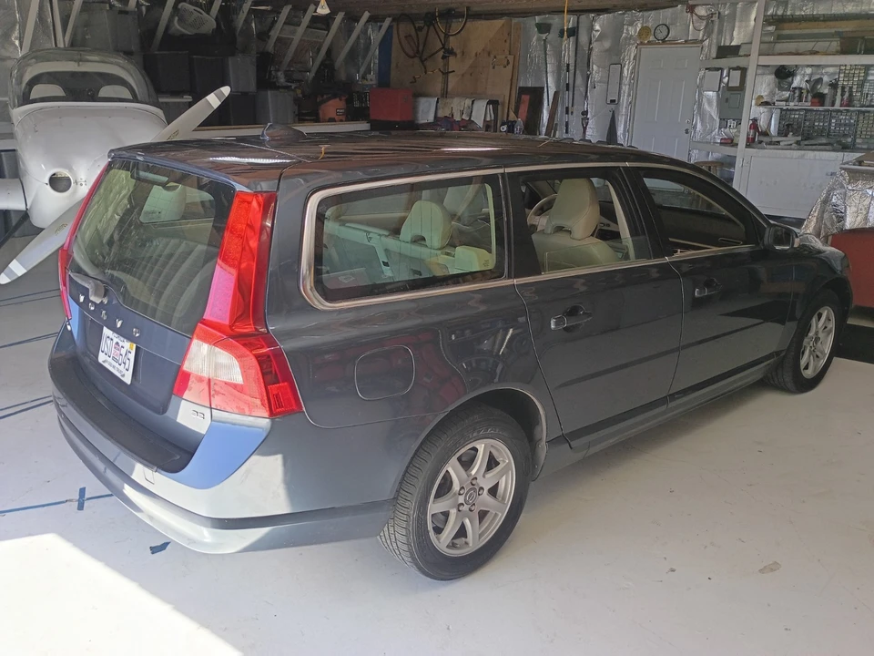2009 Volvo V70 3rd Gen - Image 17 of 21