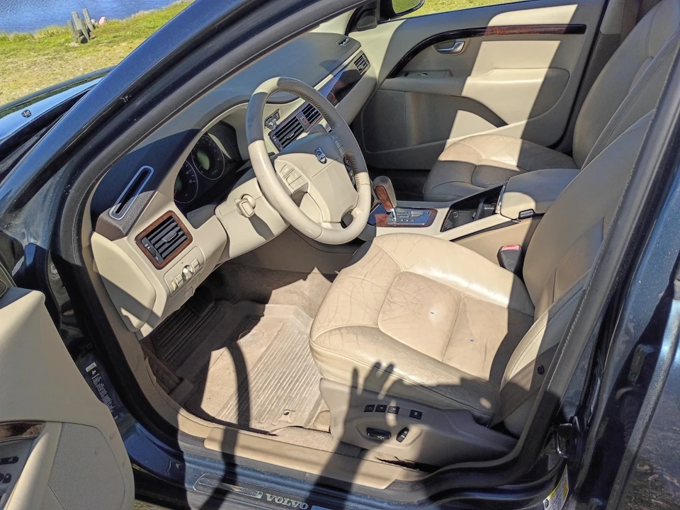 2009 Volvo V70 3rd Gen - Image 19 of 21