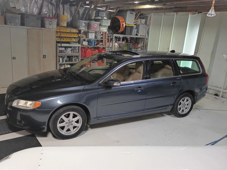 2009 Volvo V70 3rd Gen - Image 15 of 21