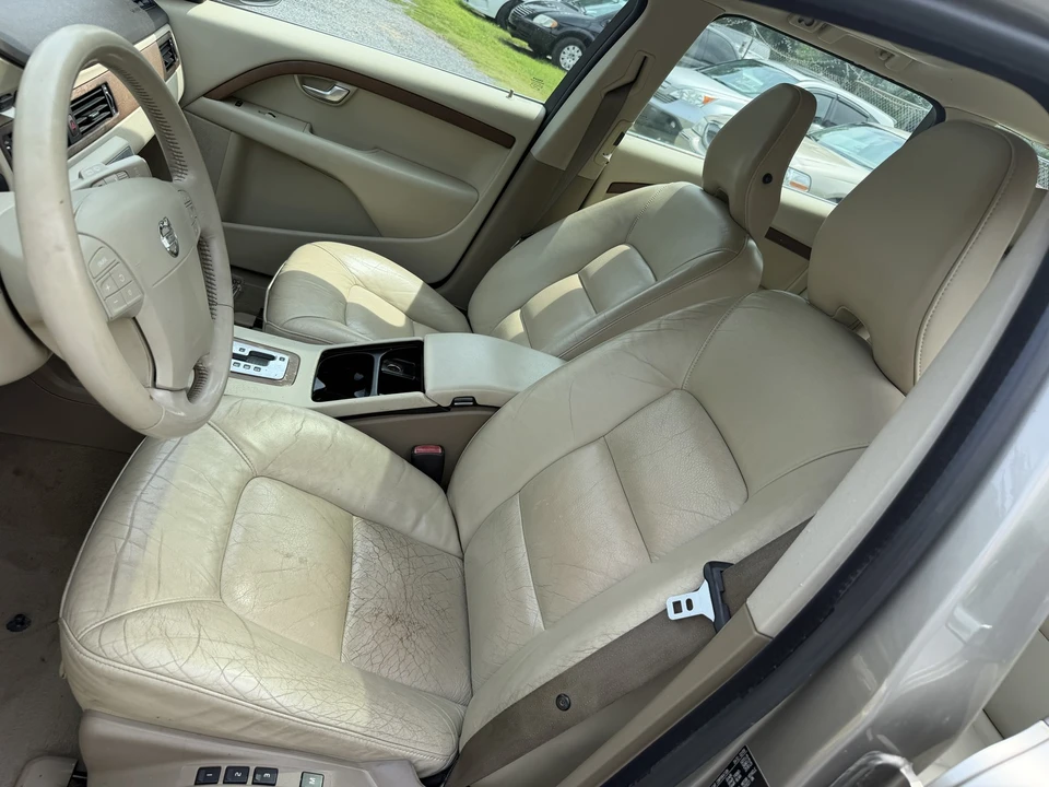 2009 Volvo V70 3rd Gen - Image 23 of 24