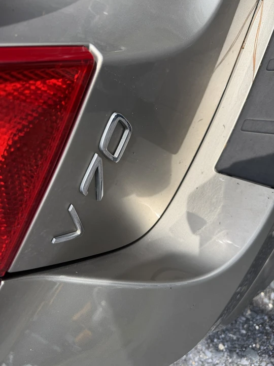 2009 Volvo V70 3rd Gen - Image 15 of 24