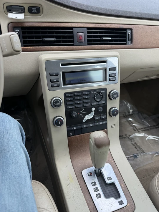 2009 Volvo V70 3rd Gen - Image 4 of 24
