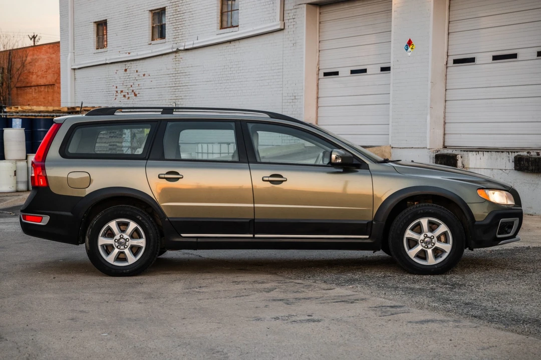 2009 Volvo XC70 3rd Gen - Image 3 of 8