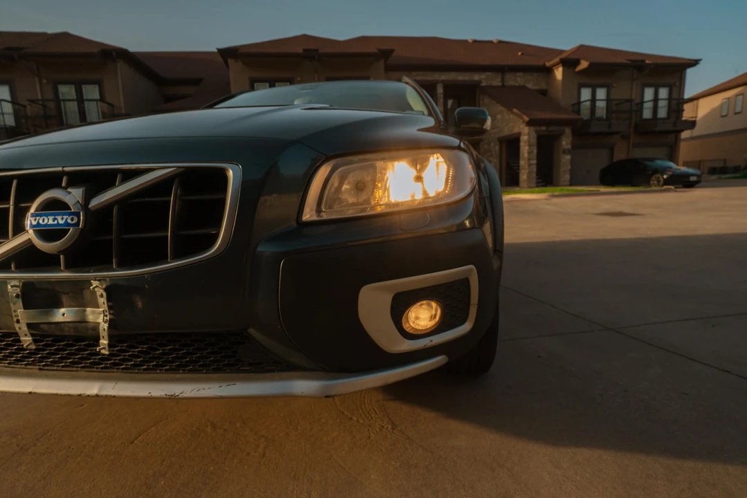 2009 Volvo XC70 3rd Gen - Image 14 of 31