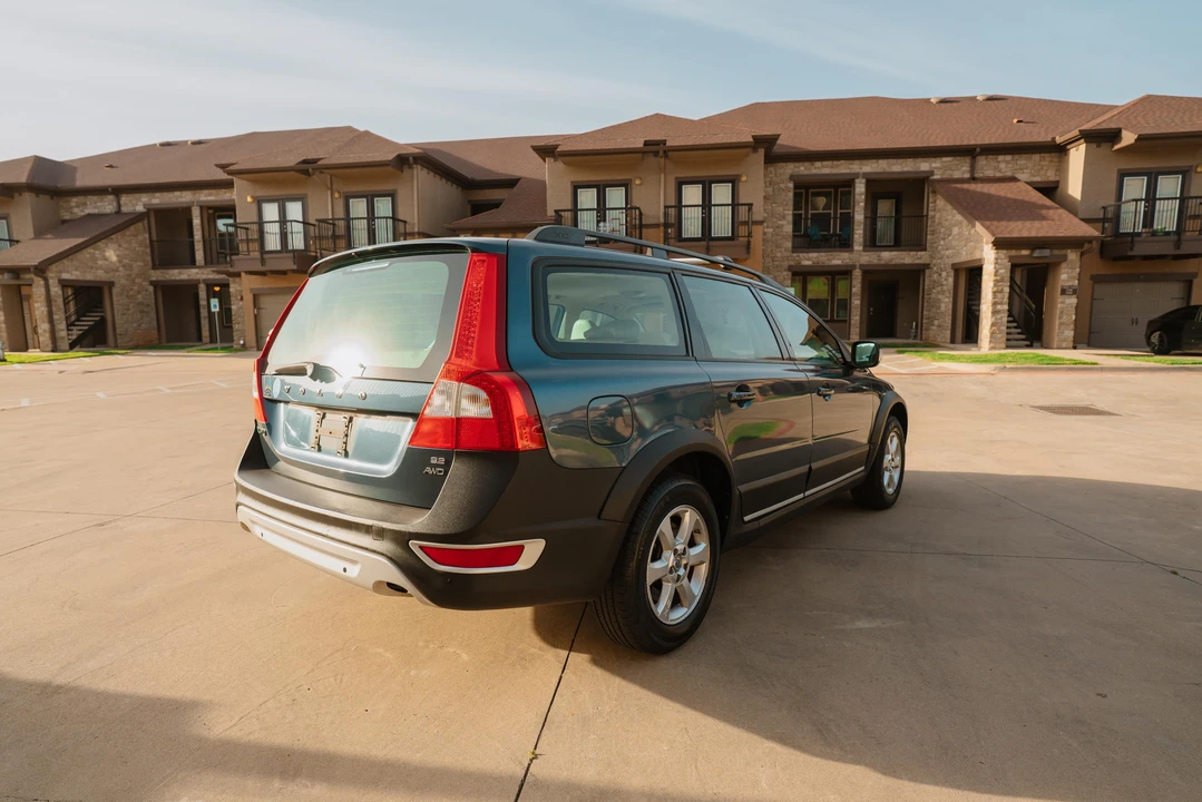 2009 Volvo XC70 3rd Gen - Image 9 of 31