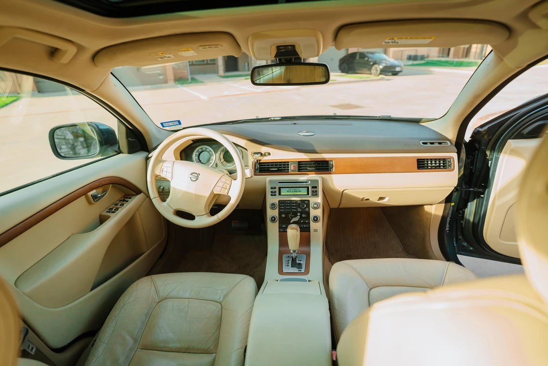 2009 Volvo XC70 3rd Gen - Image 29 of 31