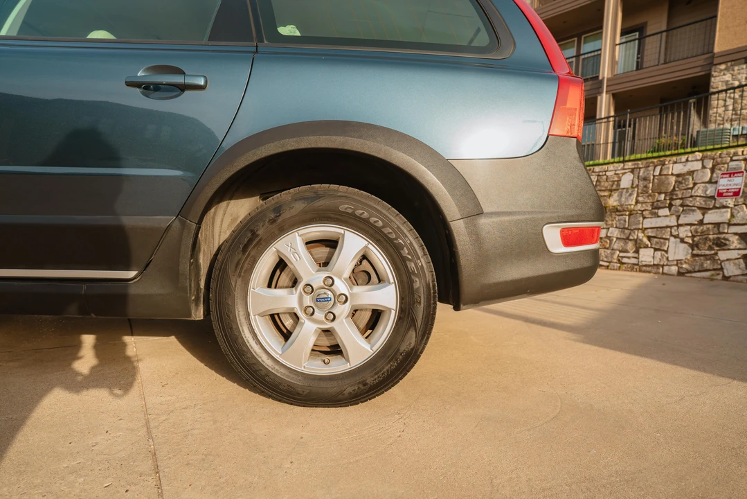 2009 Volvo XC70 3rd Gen - Image 25 of 31