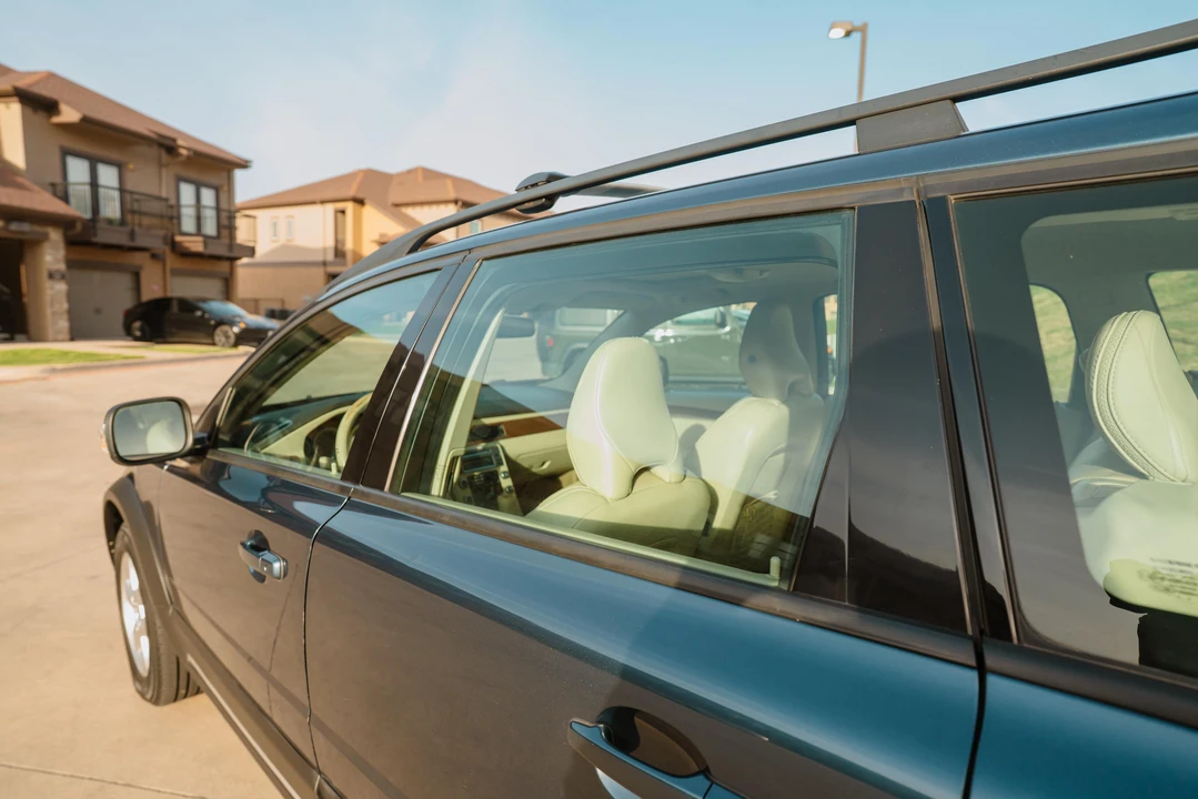 2009 Volvo XC70 3rd Gen - Image 17 of 31
