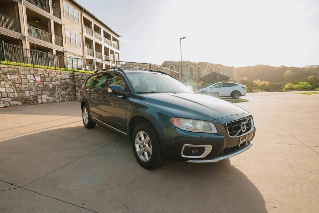 2009 Volvo XC70 3rd Gen - Image 10 of 31