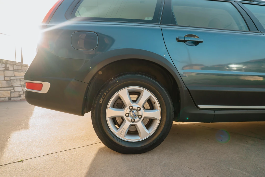 2009 Volvo XC70 3rd Gen - Image 27 of 31