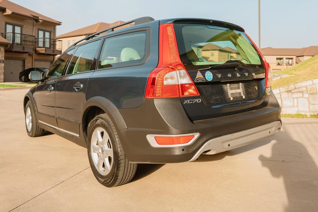2009 Volvo XC70 3rd Gen - Image 4 of 31