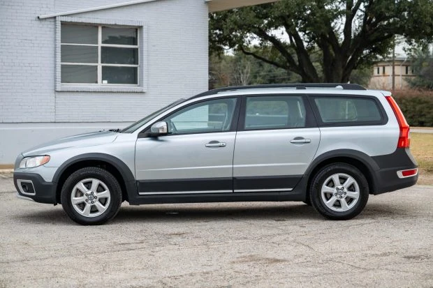 2009 Volvo XC70 3rd Gen - Image 3 of 8
