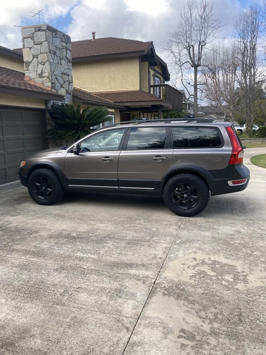 2009 Volvo XC70 3rd Gen - Image 3 of 13