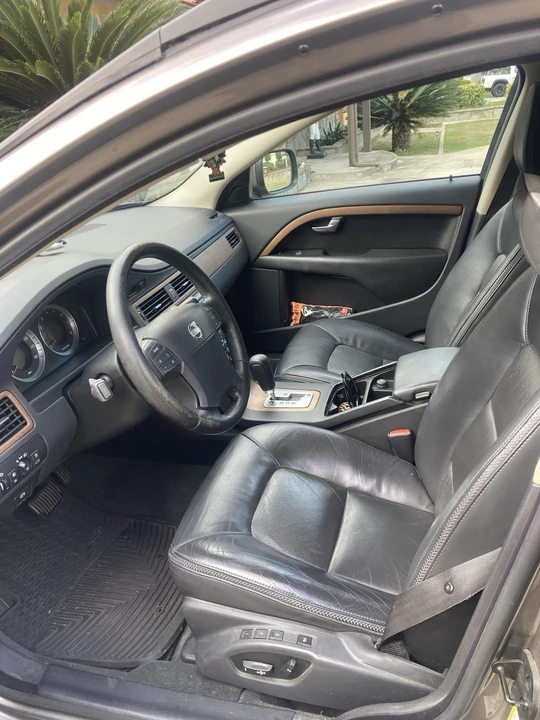 2009 Volvo XC70 3rd Gen - Image 6 of 13