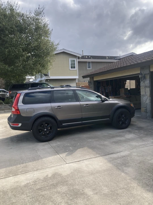 2009 Volvo XC70 3rd Gen - Image 12 of 13