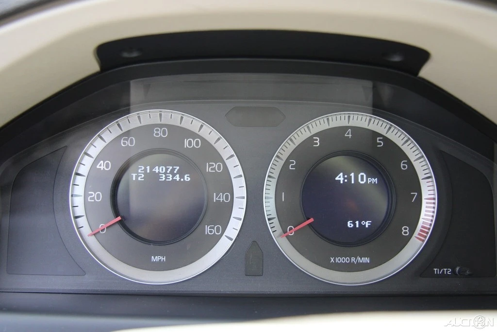 2009 Volvo XC70 3rd Gen - Image 15 of 21