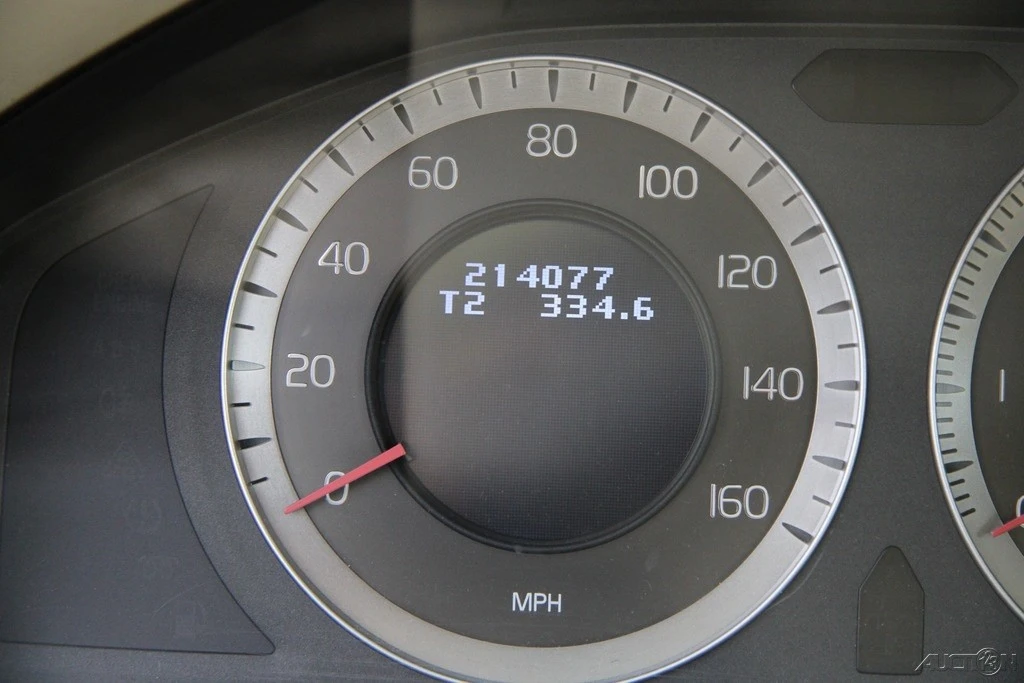 2009 Volvo XC70 3rd Gen - Image 16 of 21