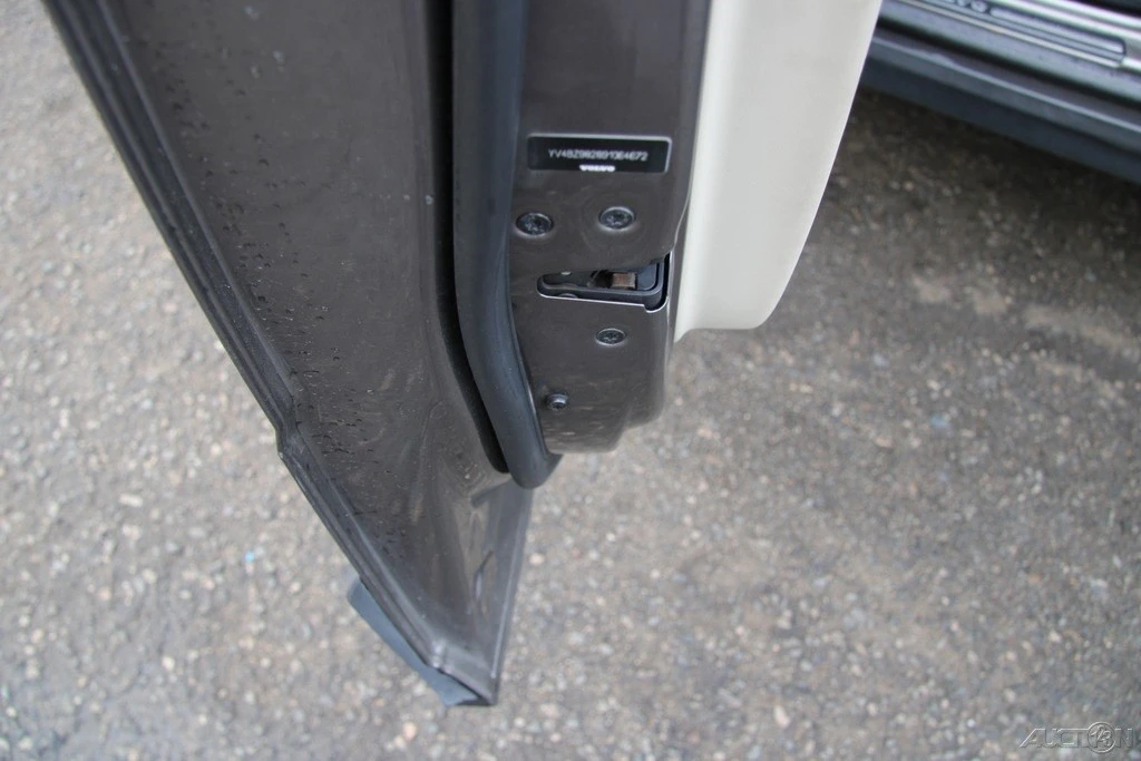 2009 Volvo XC70 3rd Gen - Image 11 of 21