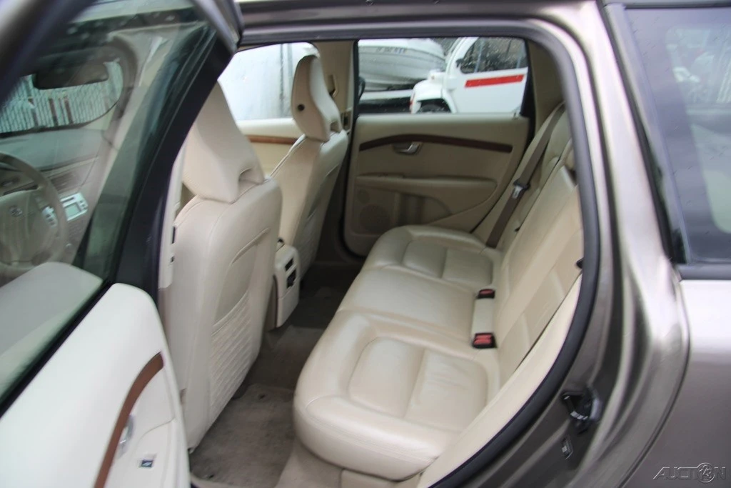 2009 Volvo XC70 3rd Gen - Image 20 of 21