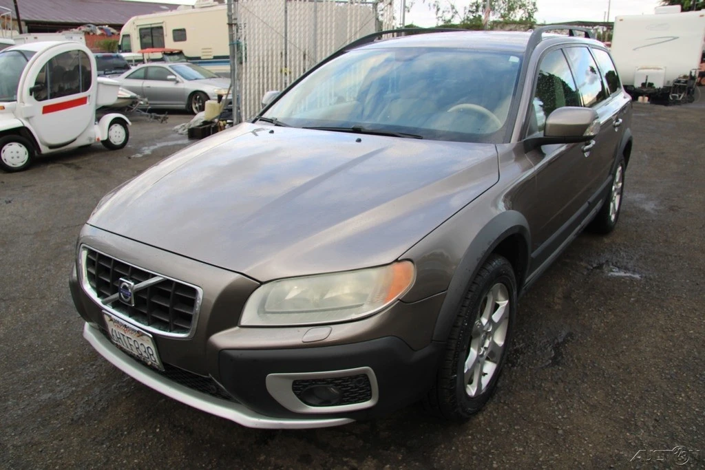 2009 Volvo XC70 3rd Gen - Image 2 of 21