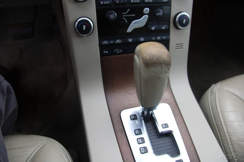 2009 Volvo XC70 3rd Gen - Image 18 of 21